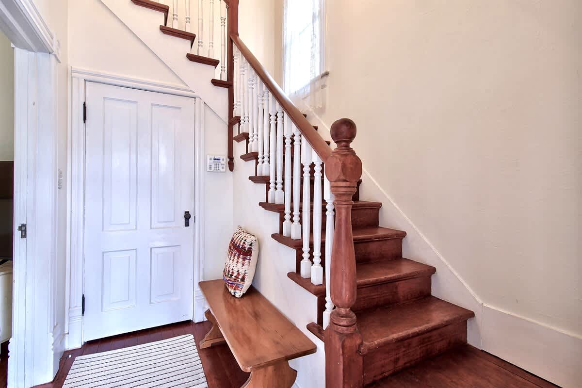 The Pink House - Pets OK Victorian Near 3rd Street — photo 4