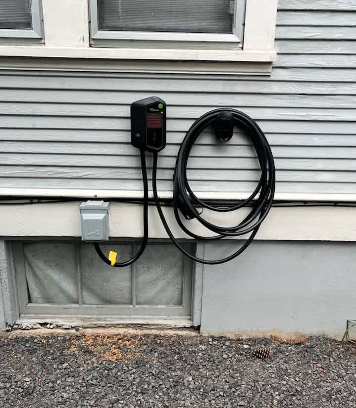 Vino e Vita Historic Pet-Friendly Home-EV Charger — photo 3