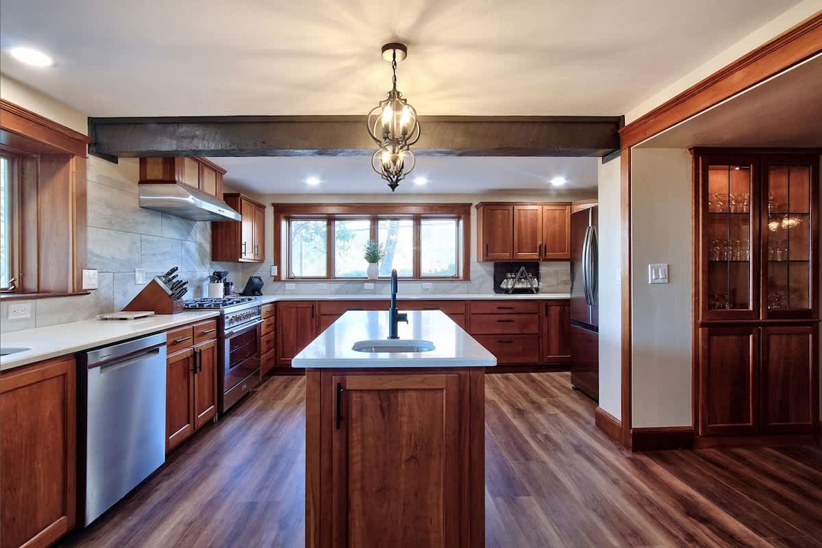 Vintage Terrace: Historic Charm Group-Ready HotTub — photo 4