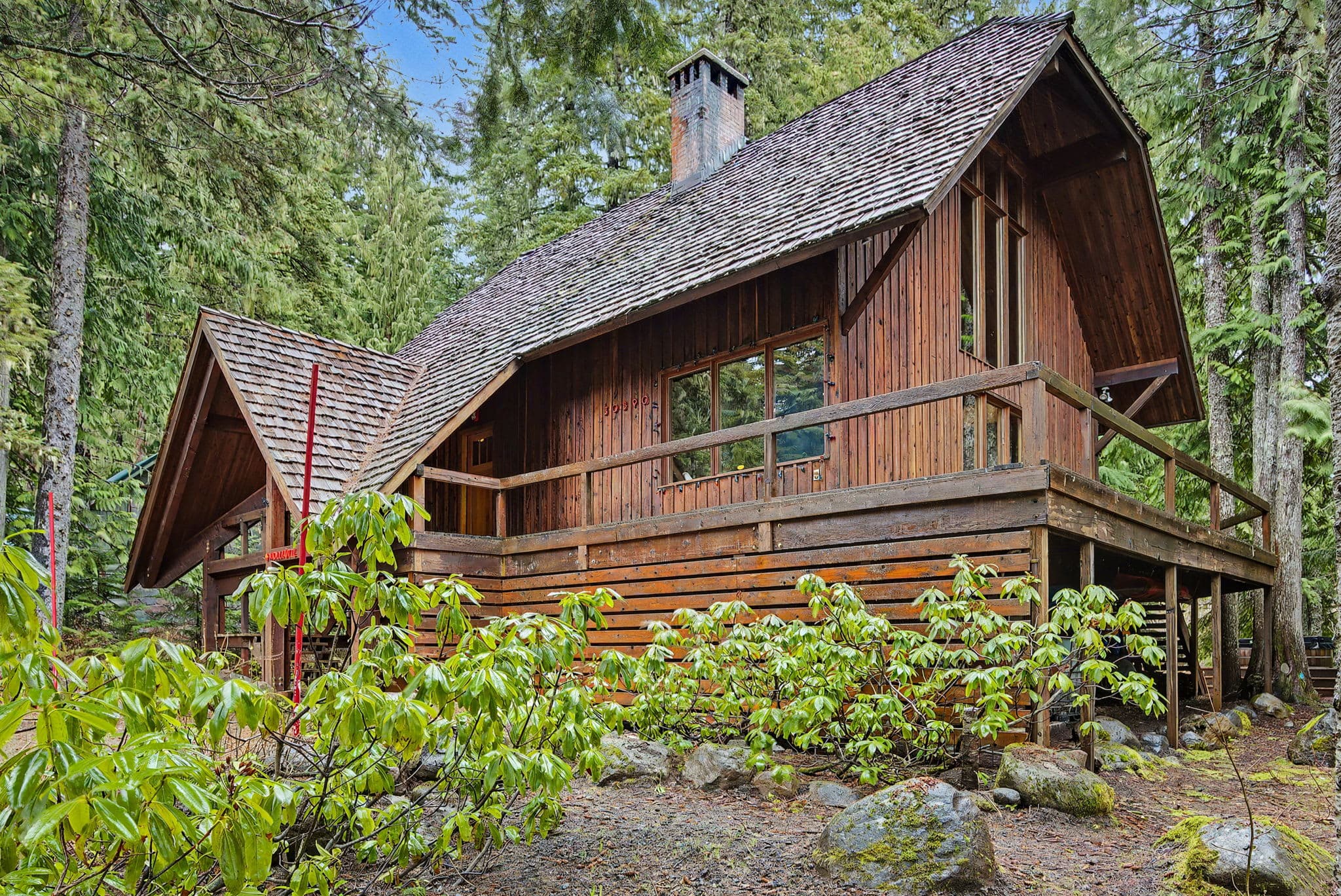 Holzhutte - Mid-century alpine retreat - Hot tub — photo 4