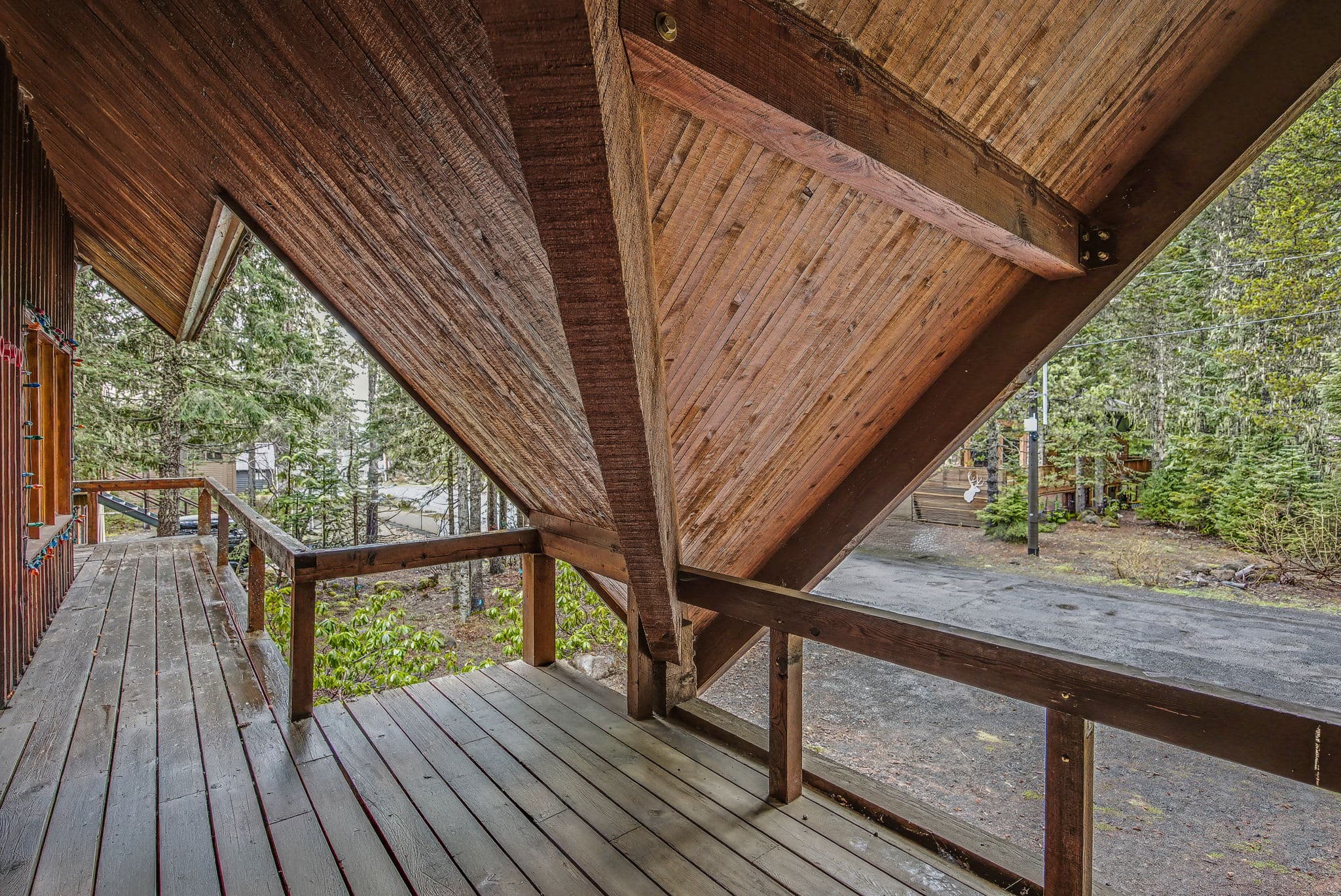 Holzhutte - Mid-century alpine retreat - Hot tub — photo 6