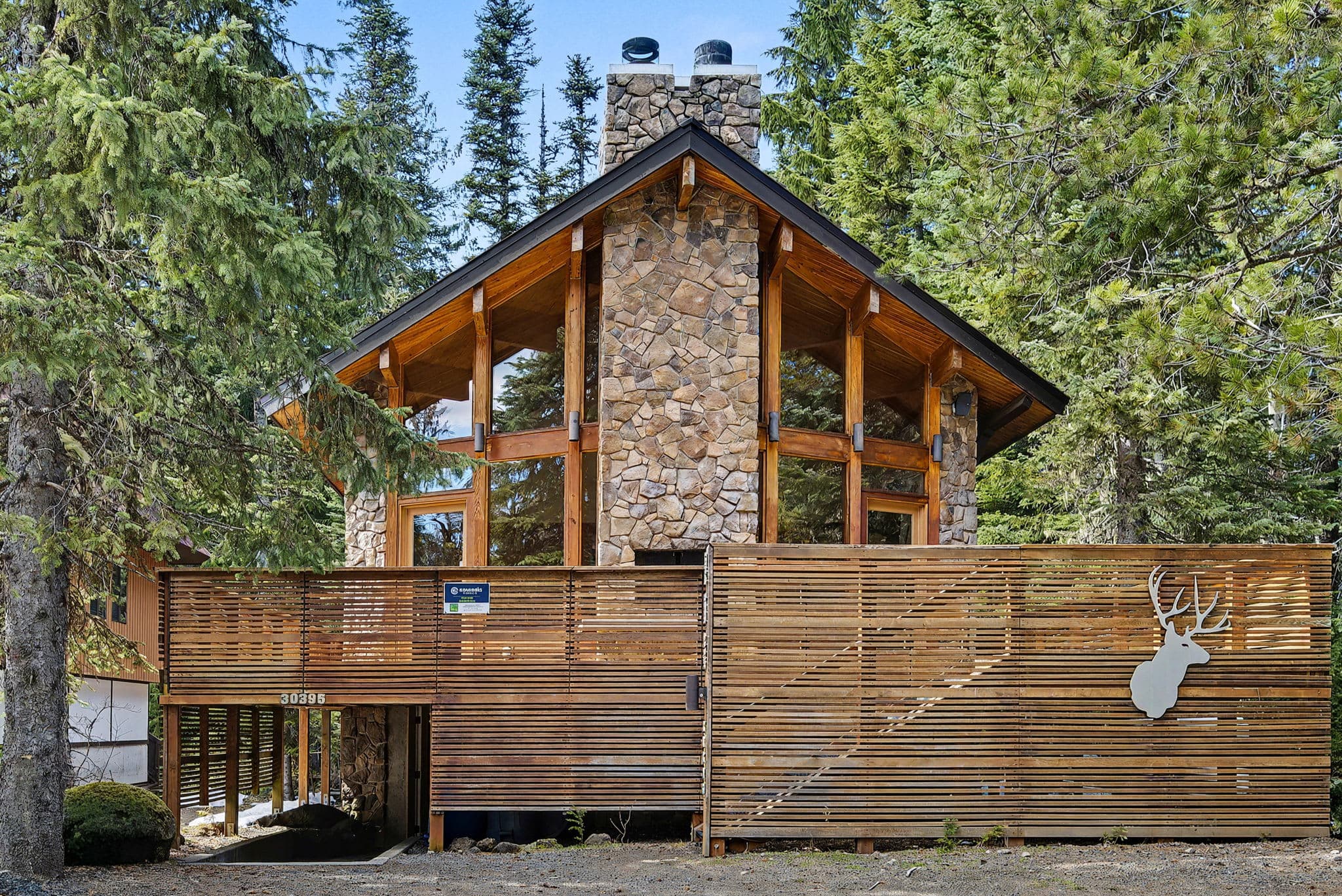 Mule Deer - Grand Mt. Hood Chalet for Groups — photo 1