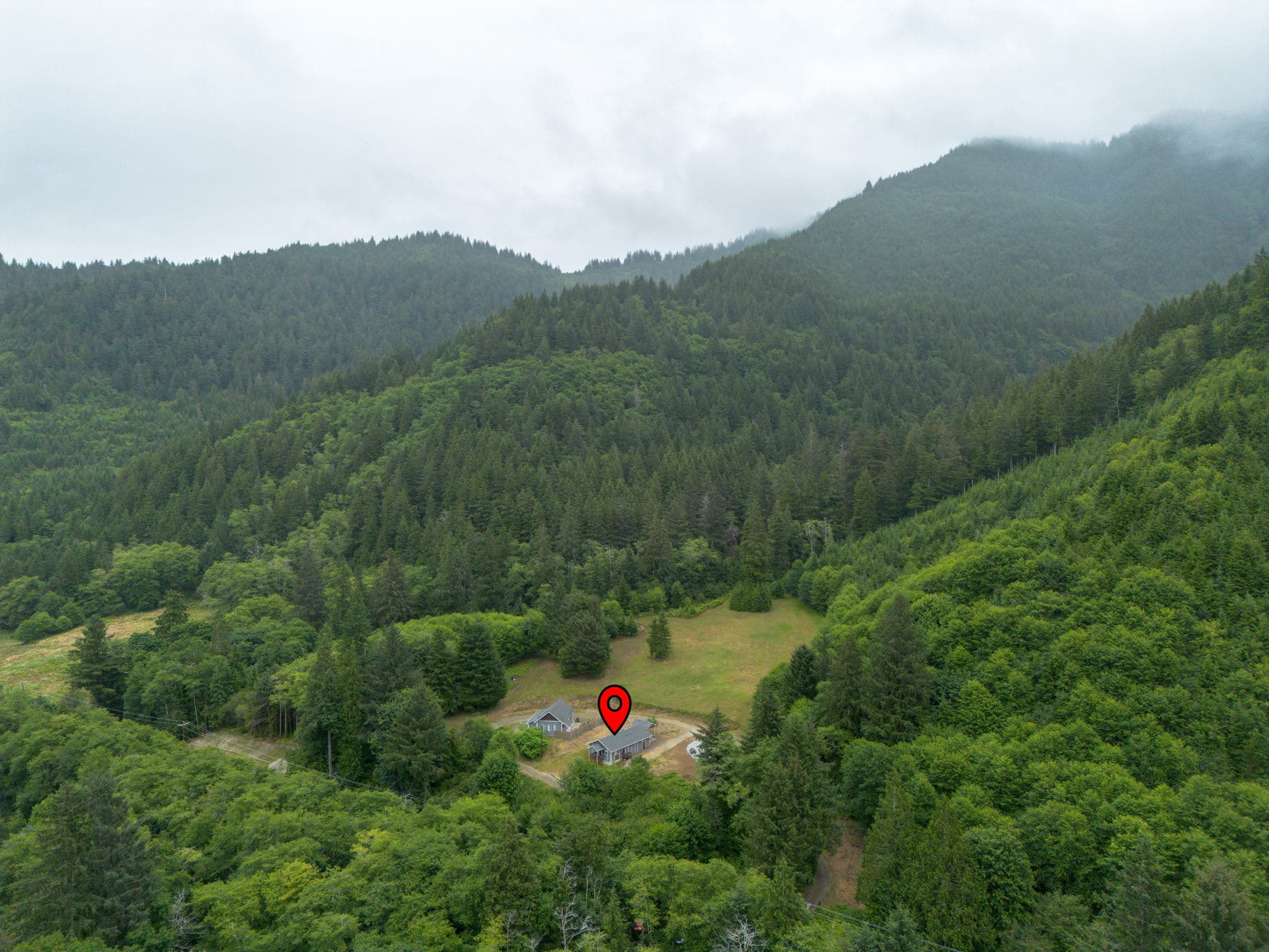 Secluded Hot Tub Retreat on 14 Acres Near Beaches — photo 1