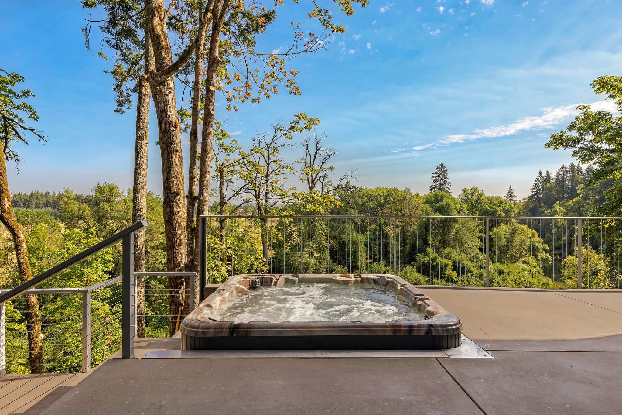 Kingwood - Riverfront Luxury w private trails — photo 3